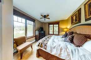 Water House Luxury 2 Bedroom on Main Street - Walk to Quicksilver Lift