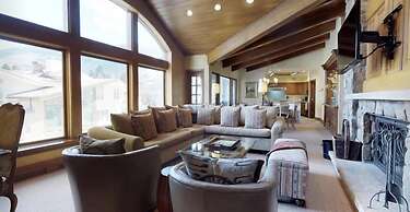 Vail Village 5 Bedroom With Private Hot Tub - Plaza Lodge