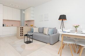 Sarmacka Apartment Wilanow by Renters