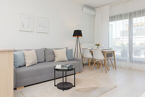 Sarmacka Apartment Wilanow by Renters