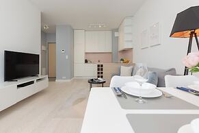 Sarmacka Apartment Wilanow by Renters