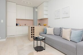 Sarmacka Apartment Wilanow by Renters