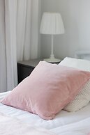 Sarmacka Apartment Wilanow by Renters