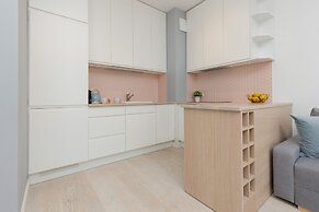 Sarmacka Apartment Wilanow by Renters