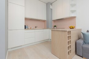 Sarmacka Apartment Wilanow by Renters