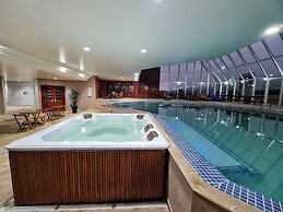 Dúplex Luxo com Piscina Aquecida, Lareira e Wifi