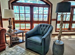 Dúplex Luxo com Piscina Aquecida, Lareira e Wifi