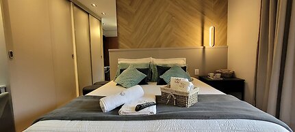 Dúplex Luxo com Piscina Aquecida, Lareira e Wifi