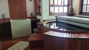 Dúplex Luxo com Piscina Aquecida, Lareira e Wifi