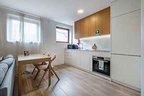 Nomad s Lux - 1bdr Charming Top Floor Porto