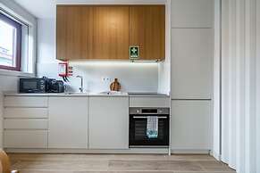 Nomad s Lux - 1bdr Charming Top Floor Porto