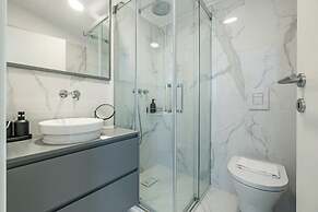 Nomad s Lux - 1bdr Charming Top Floor Porto