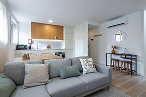 Nomad s Lux - 1bdr Charming Top Floor Porto