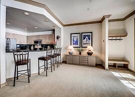 3 Bedroom Luxury Ski-in/ski-out Condo at Highlands Slopeside Beaver Cr