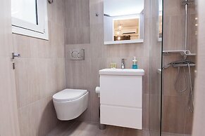 Urban Chic 2BR Experience in Galatsi
