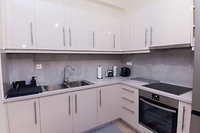 Urban Chic 2BR Experience in Galatsi