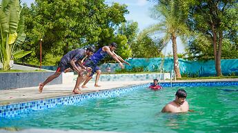 Kaadgal Resort
