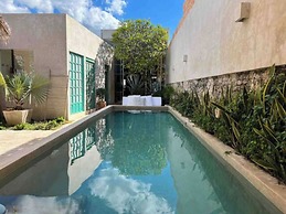 Central & Bohemian House  Pool Yard