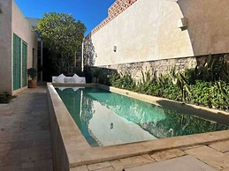 Central & Bohemian House  Pool Yard