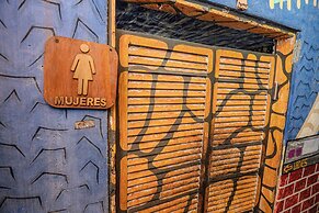 COSTA LINDA ART HOSTEL