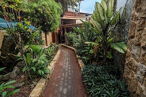 COSTA LINDA ART HOSTEL