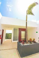 Charming Jungle Apartment Rooftop BBQ