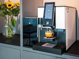 Amsterdam Lake Hotel