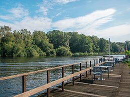 Amsterdam Lake Hotel