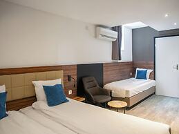 Amsterdam Lake Hotel