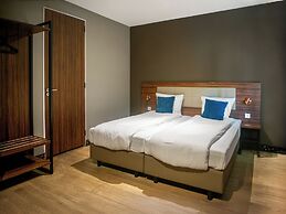 Amsterdam Lake Hotel