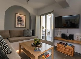 Amazing View Finikia Oia Villa