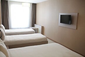 Otel Çınas