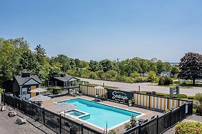Seascape Motel & Cottages