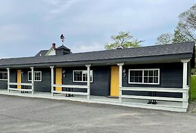 Seascape Motel & Cottages