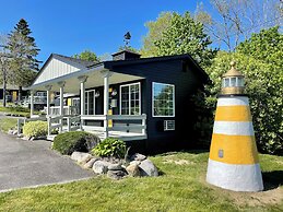 Seascape Motel & Cottages