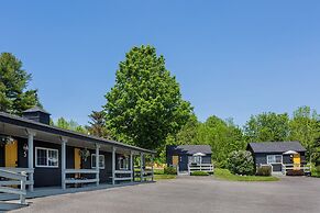 Seascape Motel & Cottages