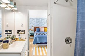 Seascape Motel & Cottages
