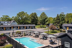 Seascape Motel & Cottages