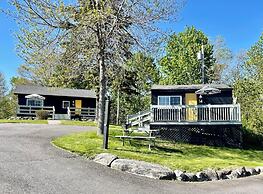 Seascape Motel & Cottages