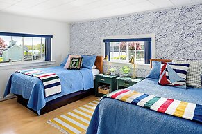 Seascape Motel & Cottages