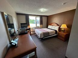 Bears Den Lounge and Motel