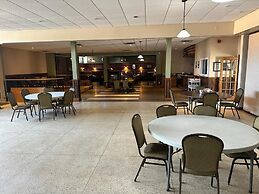 Bears Den Lounge and Motel