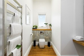 Timeless Executive Family Home - Spa