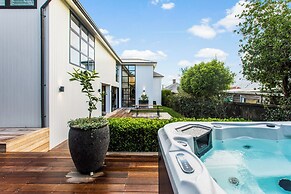 Timeless Executive Family Home - Spa