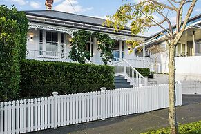 Timeless Executive Family Home - Spa