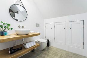 Timeless Executive Family Home - Spa