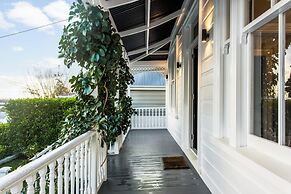 Timeless Executive Family Home - Spa