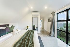 Timeless Executive Family Home - Spa