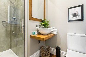 Timeless Executive Family Home - Spa