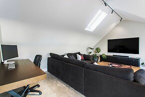 Timeless Executive Family Home - Spa